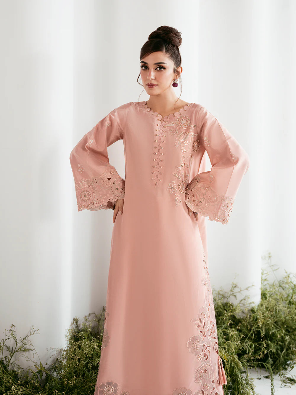 Luxe Pret 2pcs Classic Neutrals Enhance Embellishment lace accents Intricate hardwork
