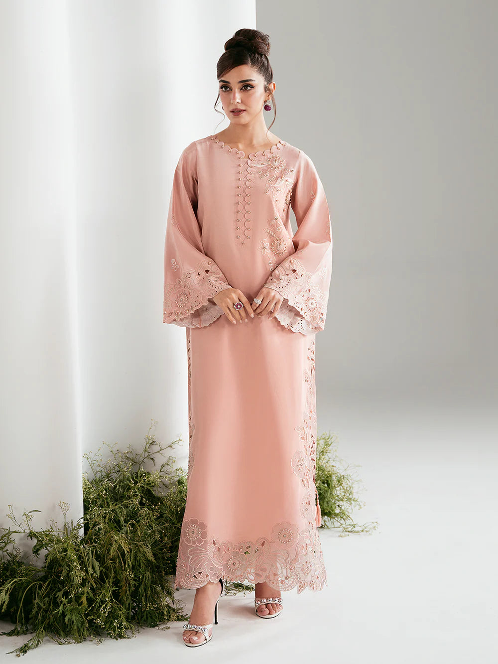 Luxe Pret 2pcs Classic Neutrals Enhance Embellishment lace accents Intricate hardwork