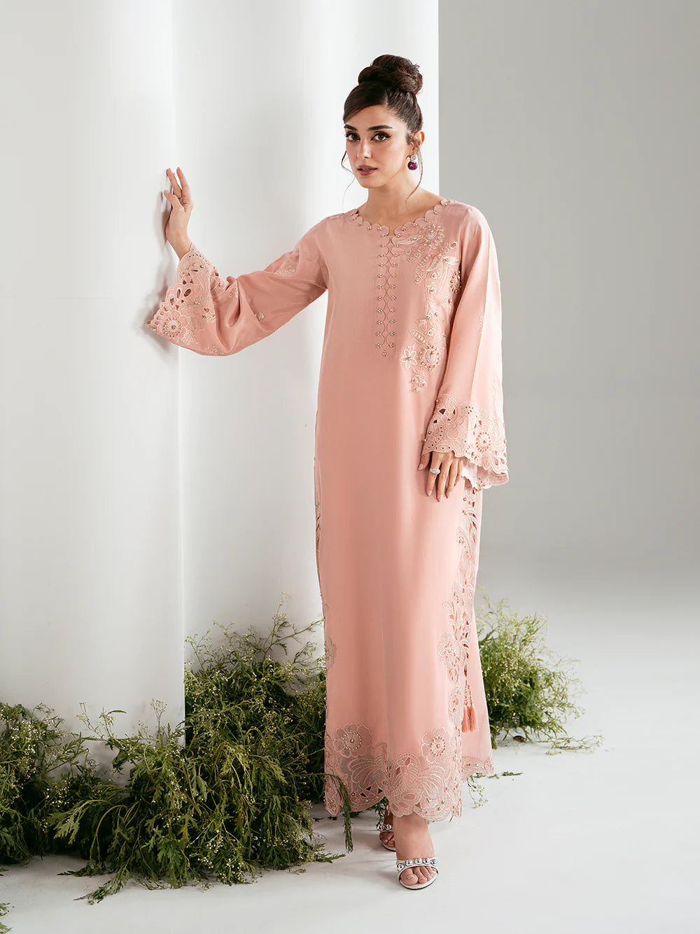 Luxe Pret 2pcs Classic Neutrals Enhance Embellishment lace accents Intricate hardwork