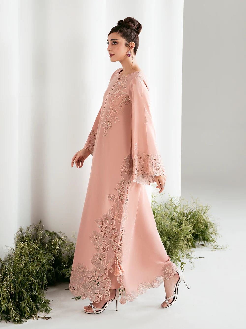 Luxe Pret 2pcs Classic Neutrals Enhance Embellishment lace accents Intricate hardwork